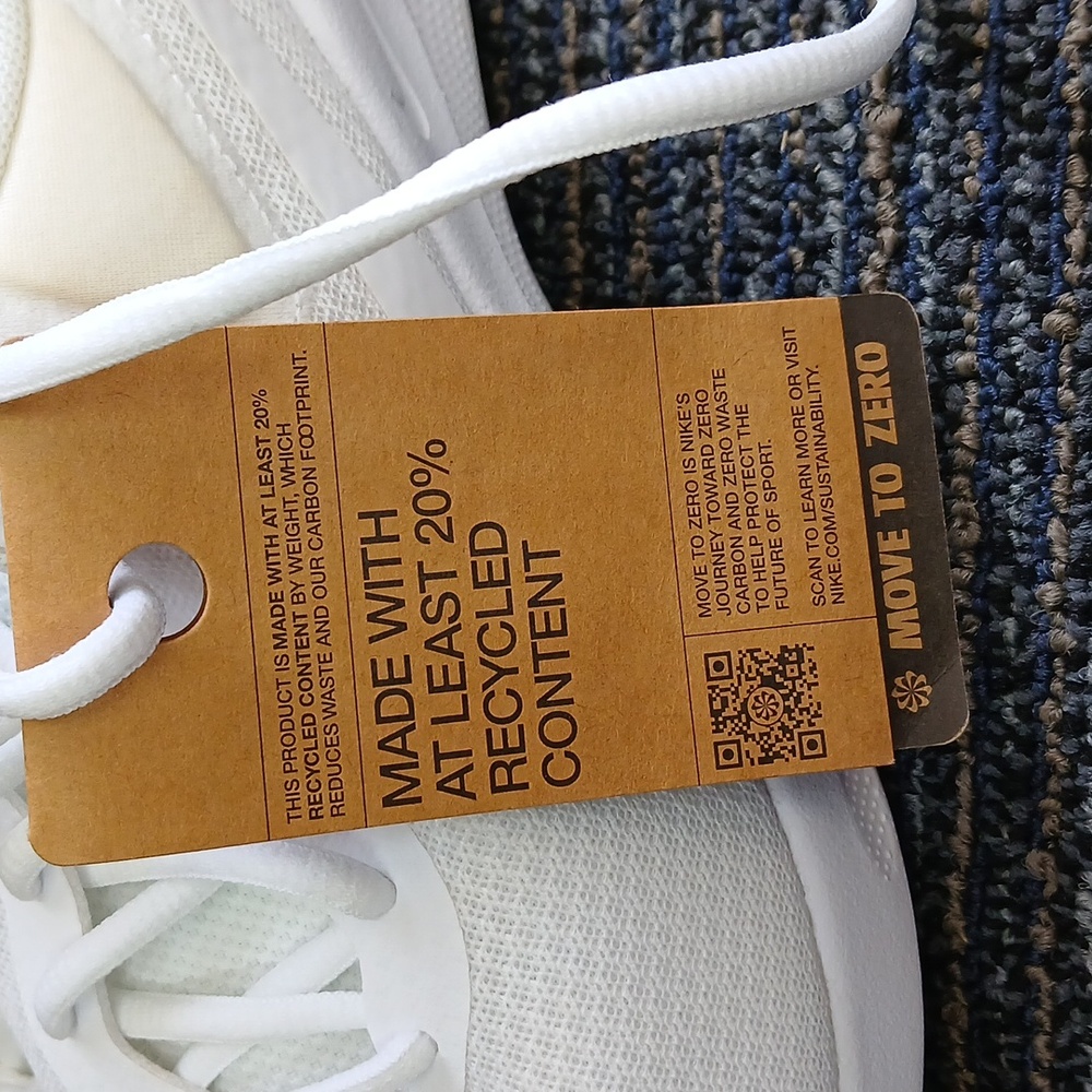 NWT Nike Revolution 7 Women's Road Running Shoes ,White-Size 9.5 - Picture 4 of 7